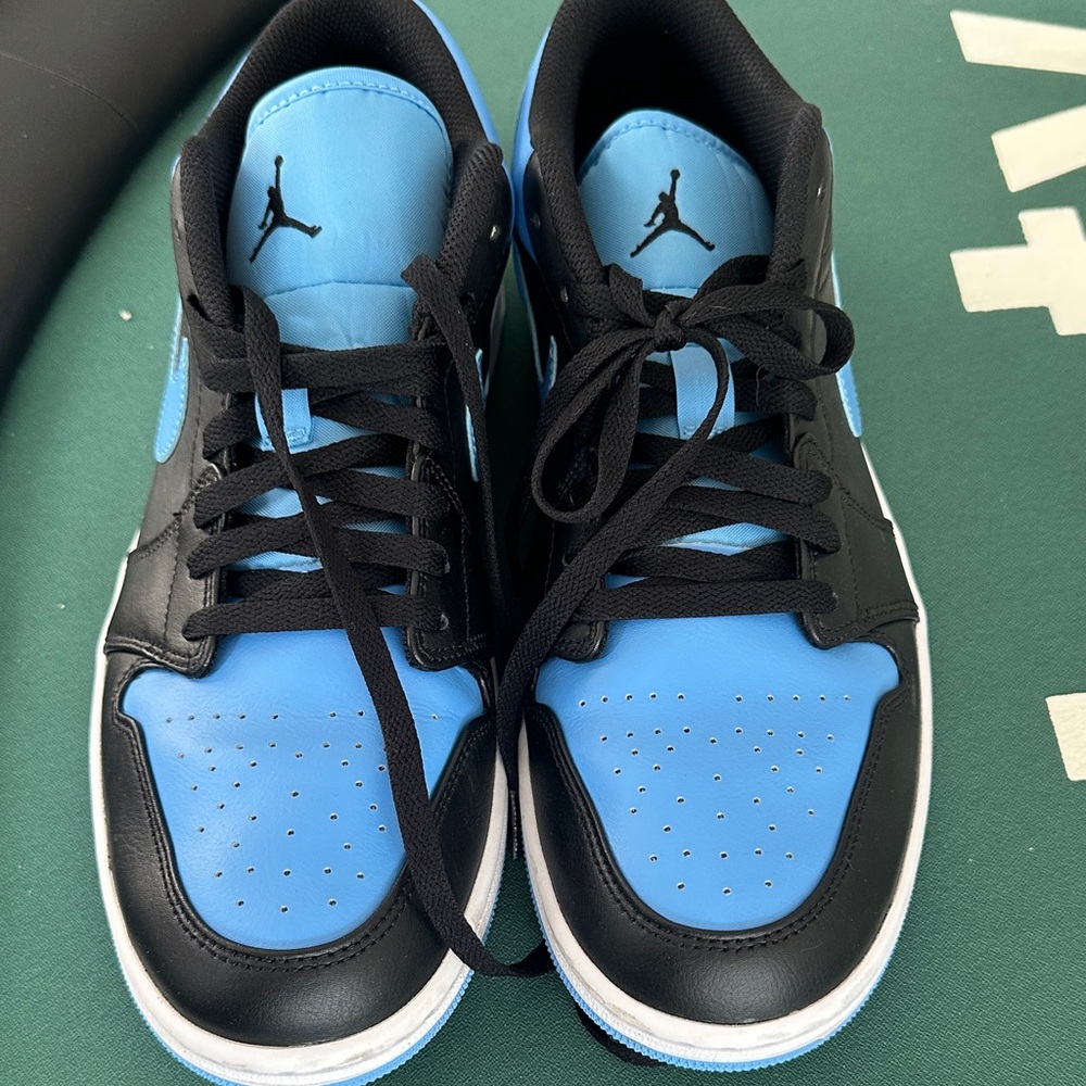 Nike Black and Blue Athletic Shoes